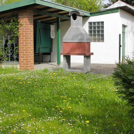 Апартаменты Zum Dorfschullehrer Люббенау Экстерьер фото