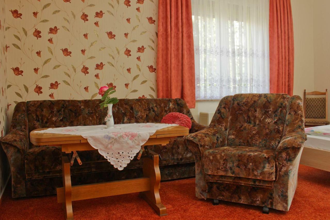 Апартаменты Zum Dorfschullehrer Люббенау Экстерьер фото